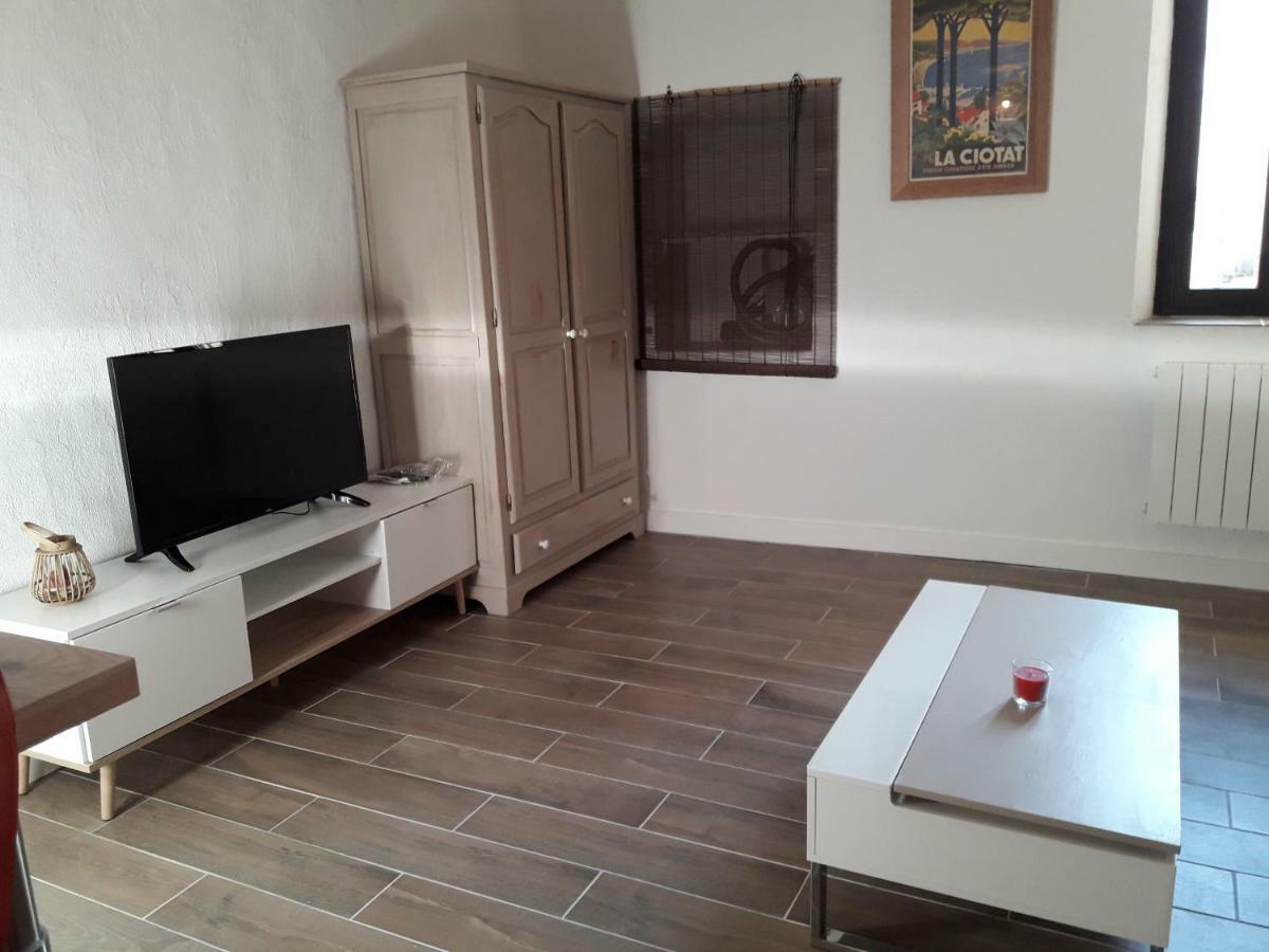 Studio Idealement Place, Calanques Et Centre Ville La Ciotat Ngoại thất bức ảnh